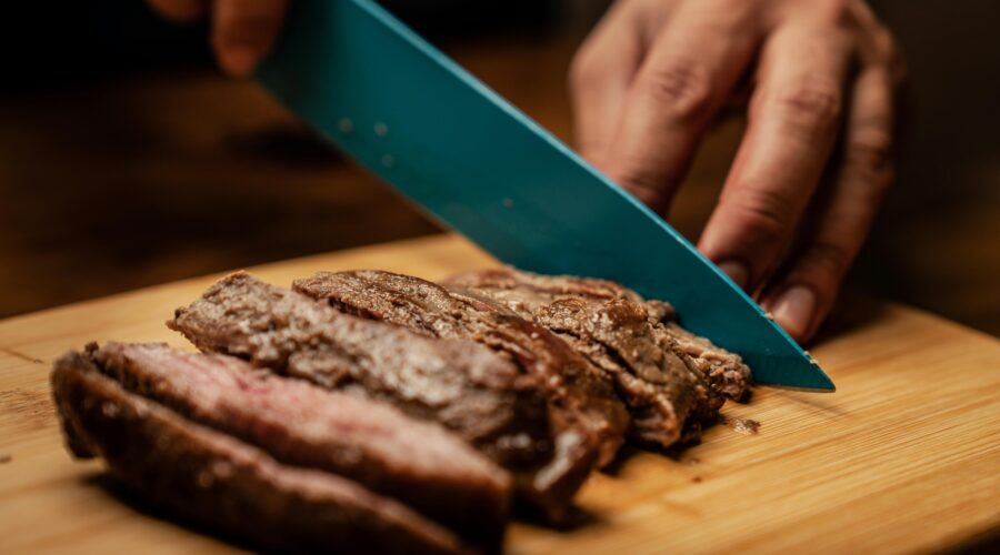 Jak prawidłowo przygotować solankę do mięsa