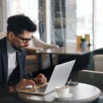 Pobierz Zoom i rozpocznij pracę z platformą wideokonferencyjną