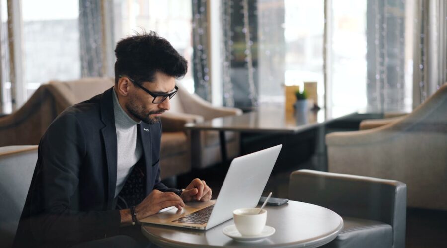 Pobierz Zoom i rozpocznij pracę z platformą wideokonferencyjną